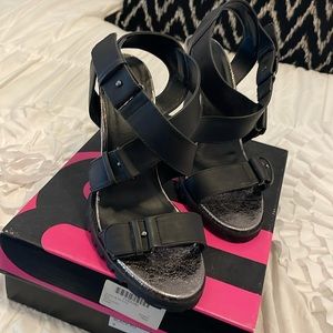 Michael Antonio black sandals